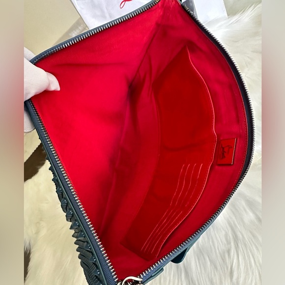 Stunning Clutch - Picture 9 of 17